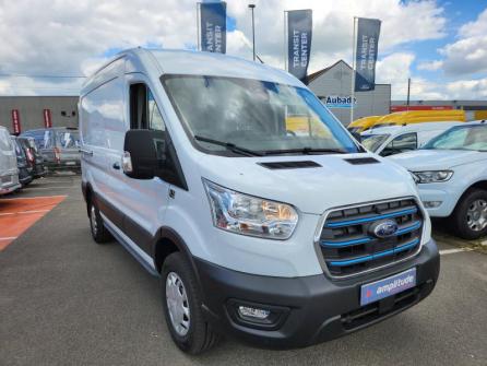 FORD Transit 2T Fg PE 350 L2H2 135 kW Batterie 75/68 kWh Trend Business à vendre à Montargis - Image n°4