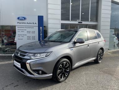 Voir le détail de l'offre de cette MITSUBISHI Outlander PHEV Hybride rechargeable 200ch Instyle de 2017 en vente à partir de 243.18 €  / mois