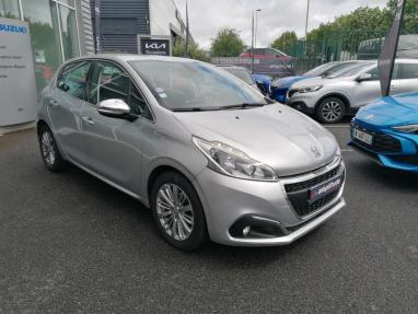 Voir le détail de l'offre de cette PEUGEOT 208 1.2 PureTech 110ch Allure S&S 5p de 2016 en vente à partir de 158.4 €  / mois