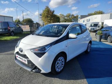 Voir le détail de l'offre de cette TOYOTA Aygo 1.0 VVT-i 72ch x-play x-app 3p de 2019 en vente à partir de 131.71 €  / mois