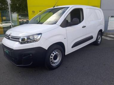 Voir le détail de l'offre de cette CITROEN Berlingo Van XL 950kg BlueHDi 100 S&S Club BVM5 de 2021 en vente à partir de 253.68 €  / mois