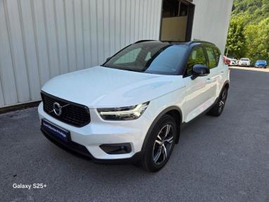 Voir le détail de l'offre de cette VOLVO XC40 T3 156ch R-Design de 2018 en vente à partir de 20 999 €